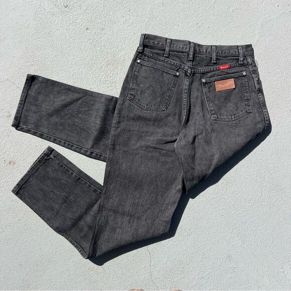Wrangler Denim - Vintage 90s women’s 12MWZWK black high-rise cowgirl fit jeans 11/12x32